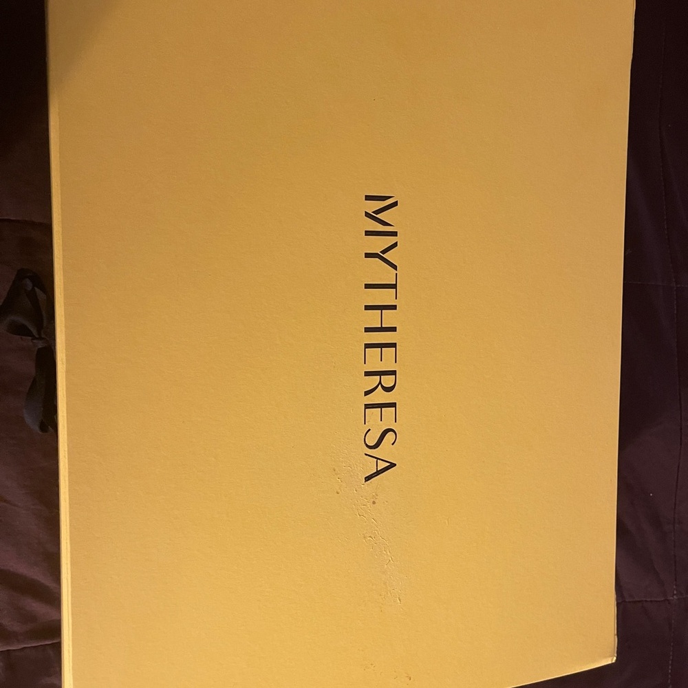 Myth Empty Gift Box Yellow Magnetic Closure w/tie